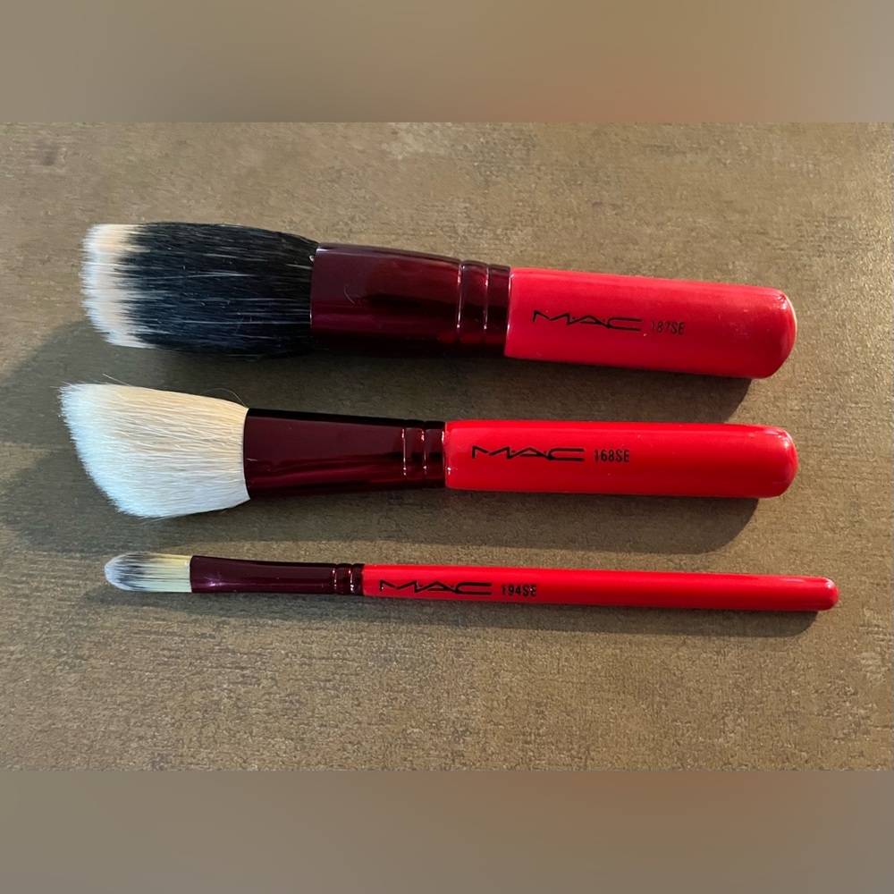 MAC Cosmetics Makeup Brush Set